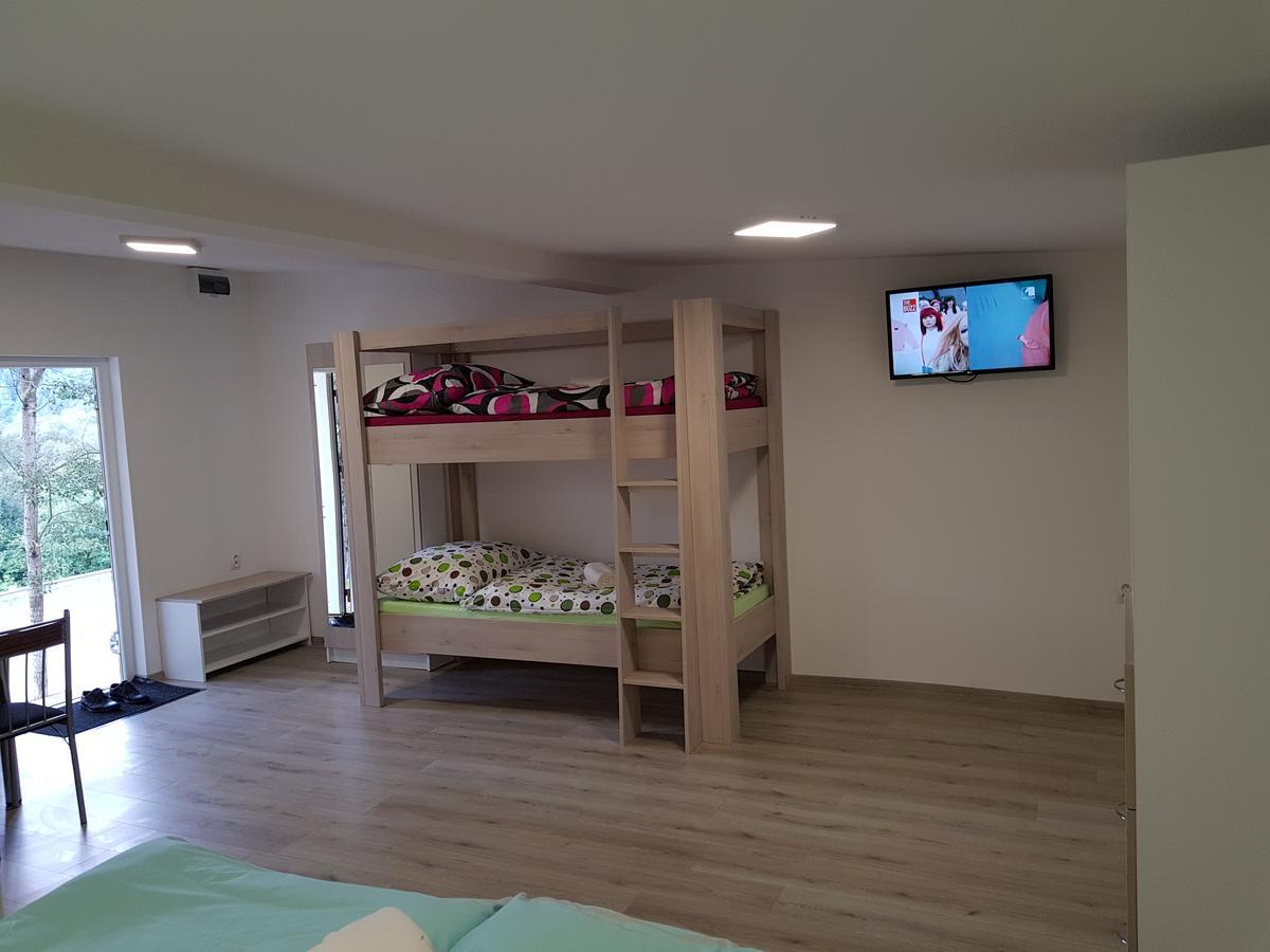 Chatka Na Hranici Csércs Kültér fotó