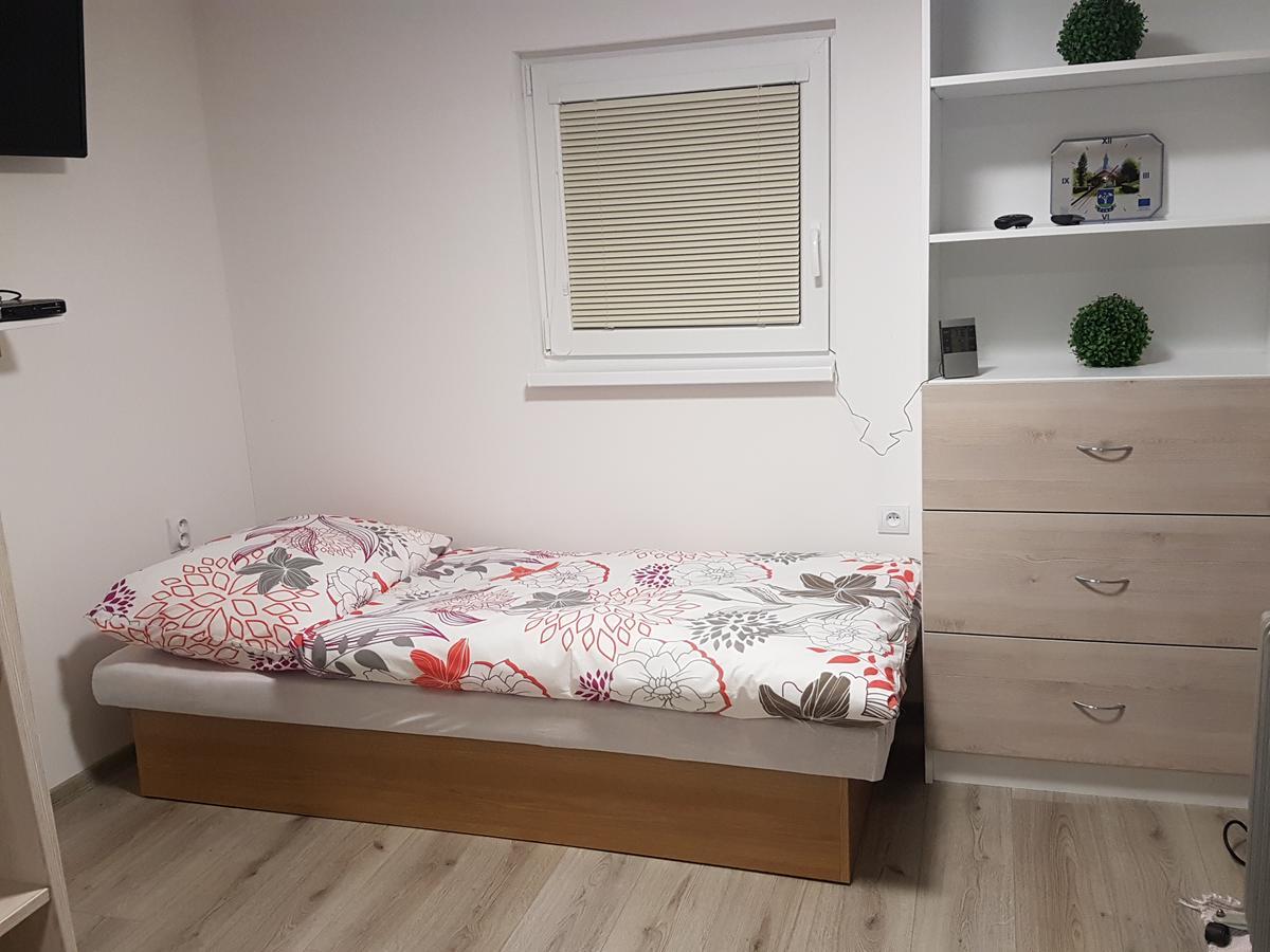 Chatka Na Hranici Csércs Kültér fotó